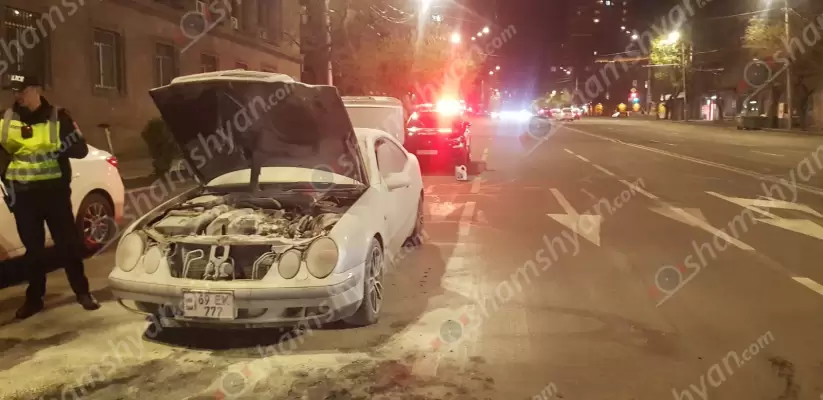 Պայթյուն հրդեհի բռնկմամբ՝ Երևանում․ «Mercedes»-ը մոխրակույտի չի վերածվել փրկարարների ու պարեկների օպերատիվ գործողությունների շնորհիվ