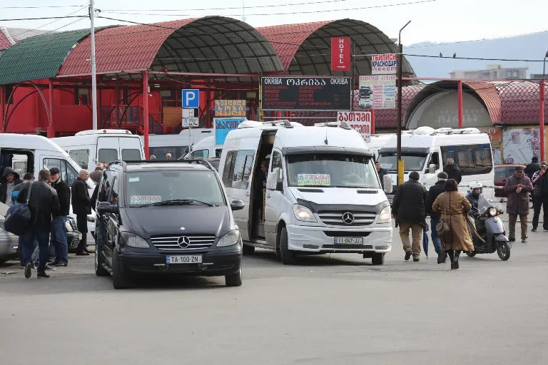 Վրաստանում միկրոավտոբուսներով ուղևորափոխադրումների արգելքը կգործի կես տարուց