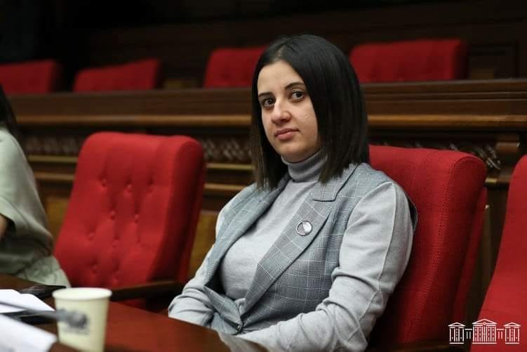 «Հատուկ եմ այդպես նշում». ՔՊ-ական պատգամավորը ԱԺ ամբիոնից հոգևորականին «պարոն Աջապահյանով» դիմեց