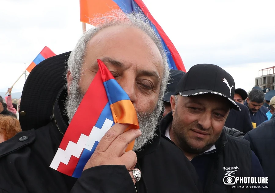 Ինձ համար դրոշի առկայութունը մեր երկրում ամենակարևոր հաղթանակներից մեկն է․ Բագրատ Սրբազան 