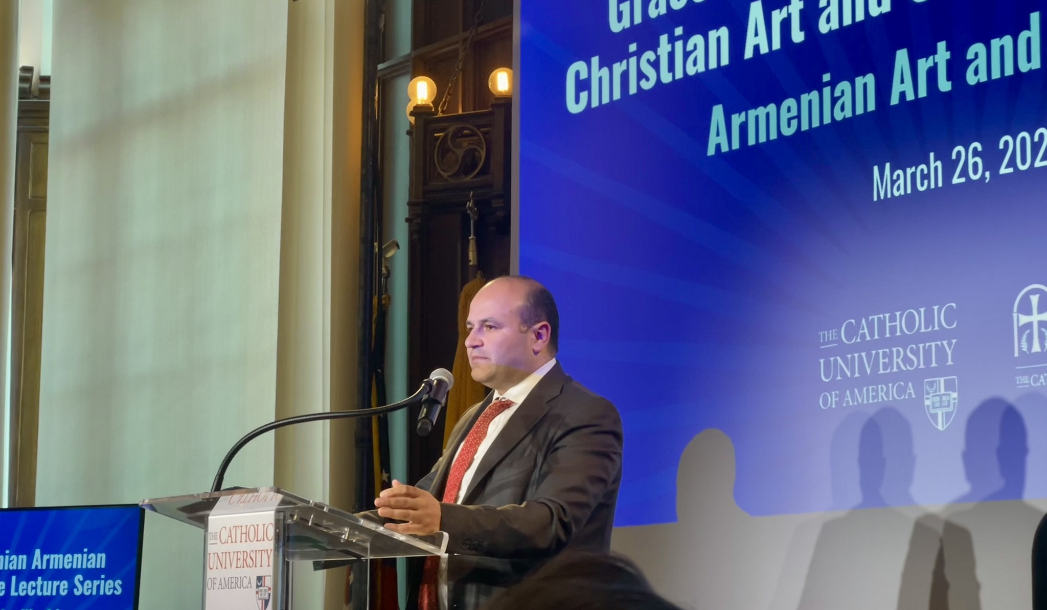 Դեսպան Մկրտչյանն Ամերիկայի կաթոլիկ համալսարանում մասնակցել է «Գրեյս և Փոլ Շահինյաններ. հայկական քրիստոնեական արվեստ և մշակույթ» ամենամյա դասախոսությանը