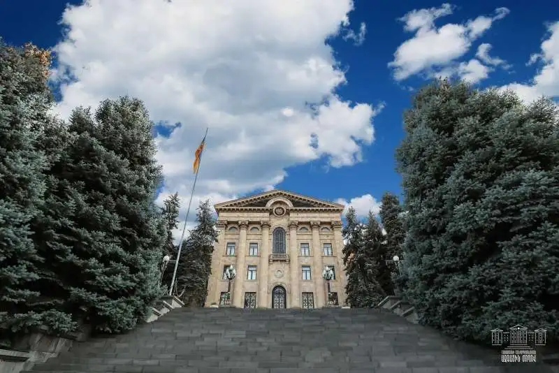 Աժ-ն շարունակում է նիստի աշխատանքները․ ուղիղ