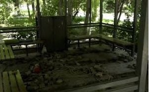 «Մեզ հաշվի չեն առնում». Երևանի Օղակաձև զբոսայգում քաղաքապետարանը ապամոնտաժեց տարեցների զրուցարանը