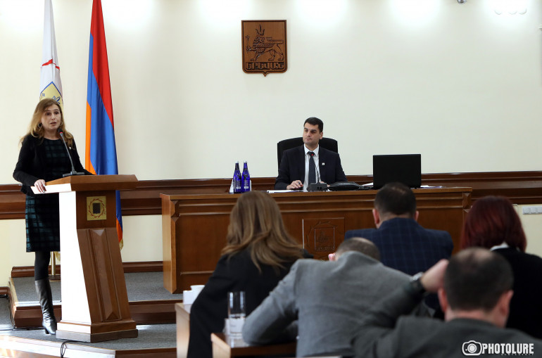 Իզաբելլա Աբգարյանը՝ ավագանու՝ ֆիզարձակուրդում գտնվող անդամին մանդատից զրկելու առաջարկի մասին