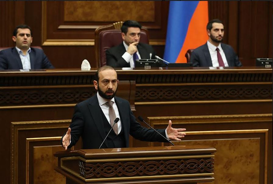 Միմյանց տարածքային ամբողջականությունը ճանաչելու սկզբունքն արտահայտված է եղել ԼՂ հարցով բանակցային բոլոր փուլերում. Միրզոյան