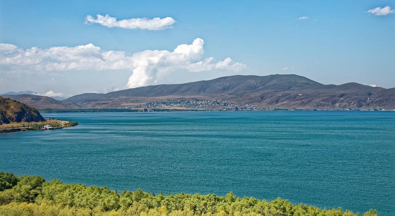 Ջրափրկարարներն ափից մոտ 100 մ հեռավորությունից անվնաս դուրս են բերել երկու քաղաքացու