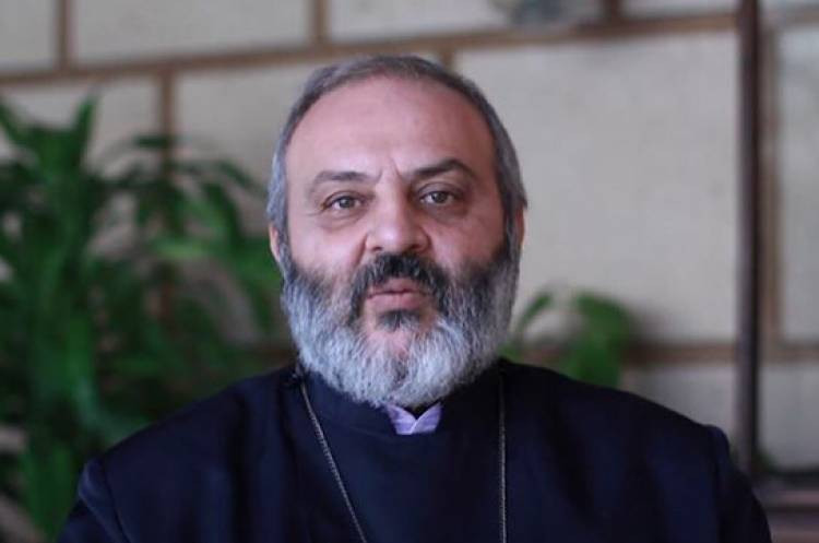 ԳՇ պետն ինչու՞ է հագել այդ համազգեստը, եթե ասելիք չունի, գոնե պիտի լուռ մնա. Բագրատ Սրբազան