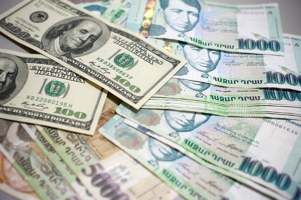 Դոլարի փոխարժեքն աճել է. եվրոն էժանացել է
