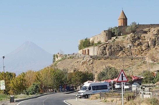 Խոր Վիրապի ցուցանակը մի հատ նայեք, երաշխավորում եմ՝ առնվազն իմ տարիքին է այդ ցուցանակը. Փաշինյան 
