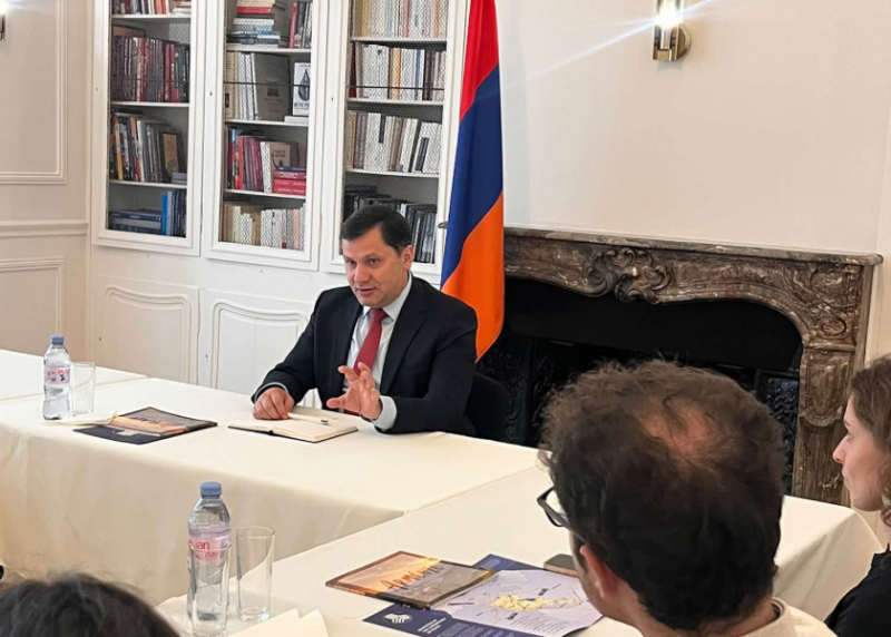 Ֆրանսիայում ՀՀ դեսպանն ընդունել է Փարիզի քաղաքական հետազոտությունների ինստիտուտի մի խումբ ուսանողների