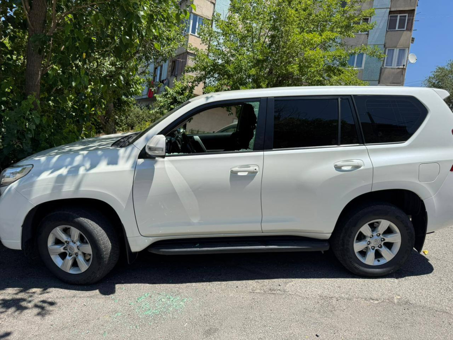 Կոտրել են մեքենայիս դիմապակին և հայելիները. Գառնիկ Դանիելյան