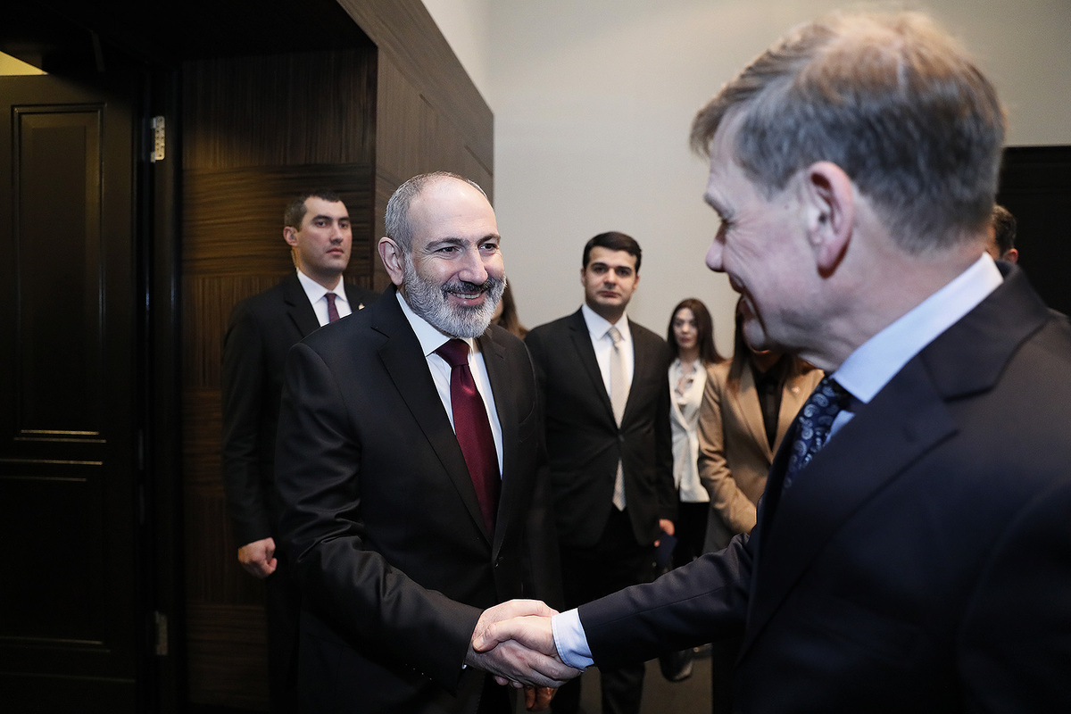 Նիկոլ Փաշինյանն ու Յոհան Դավիդ Վադեպհուլն անդրադարձել են Ադրբեջանի կողմից Լաչինի միջանցքի ապօրինի շրջափակման հետևանքով ԼՂ-ում ստեղծված ճգնաժամին
