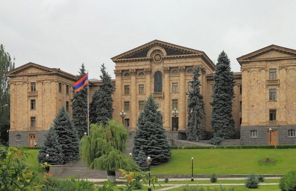 ՔՊ-ական Սարգիս Խանդանյանն ու Վիլեն Գաբրիելյանը մեկնել են Բրյուսել՝ մասնակցելու «ՆԱՏՕ-ի կողմնորոշման ծրագրին»