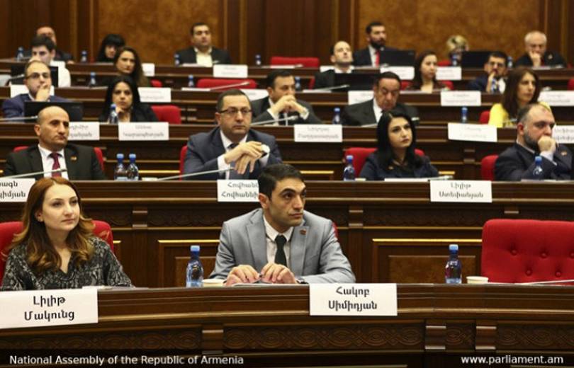 «Ժամանակ»․ Հայտնի է «Իմ քայլը» խմբակցության երկու պատգամավորների մերձավորների դեմ հարուցված քրեական գործերի մասին