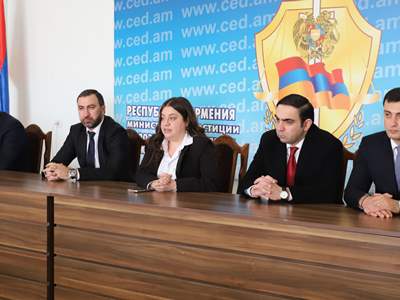 Ծովինար Թադևոսյանը «Արմավիր» քրեակատարողական հիմնարկում ներկայացրել է նորանշանակ պետին