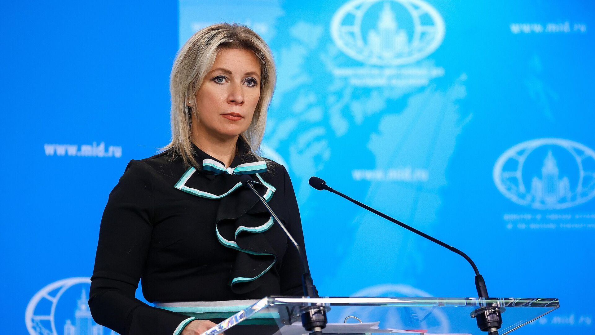 Мария Захарова:  Я  хотела бы обратить внимание на то, что мы не используем термин «Зангезурский коридор»