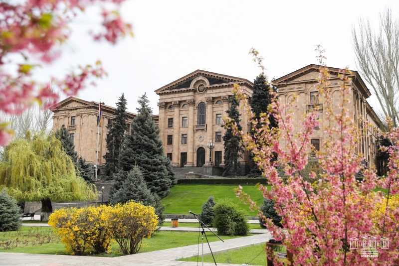 ԱԺ աշխատանքները շարունակվում են. ուղիղ