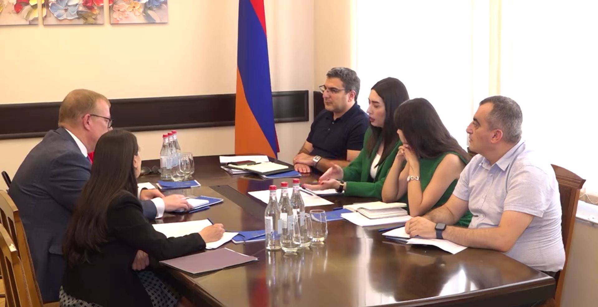 Միջազգային փորձագետի հետ քննարկվել են ՆԳՆ կրթահամալիրի ձևավորման և կրթության բովանդակային վերափոխմանն առնչվող ինստիտուցիոնալ հարցեր
