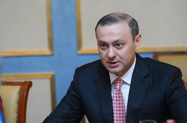 Արմեն Գրիգորյանը ԼՂ ԱԺ նախագահի գլխավորած պատվիրակությանը մանրամասներ է ներկայացրել բանակցային գործընթացից