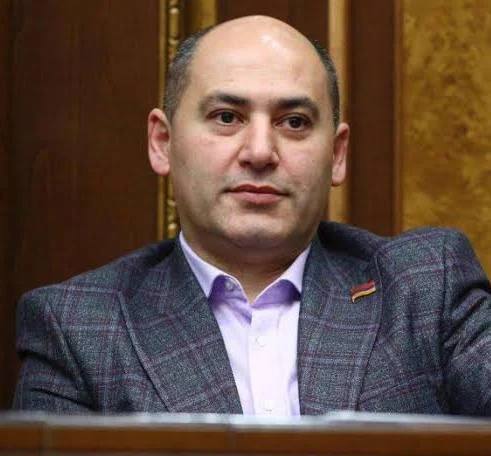 Կալանավորման որոշմամբ` Հակակոռուպցիոն կոմիտե են տարել ԱԺ նախկին պատգամավոր Մարտուն Գրիգորյանին