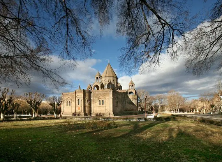 Սուրբ Էջմիածինն ամուր է իր հոգևորականաց դասով՝ ի գլուխ ունենալով Ամենայն Հայոց Հայրապետին. Բրազիլիայի թեմի առաջնորդ