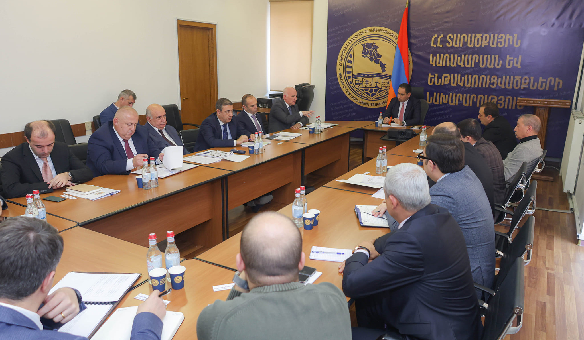ՏԿԵ նախարարը էներգետիկ համակարգի պատասխանատուների հետ քննարկում է անցկացրել