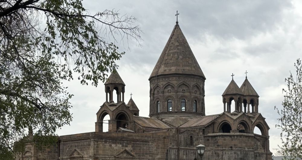Անընդունելի ենք համարում եկեղեցու ներքին կառավարմանը աշխարհիկ իշխանությունների միջամտություններն ու սպառնալիքները․ Մայր Աթոռ Սուրբ Էջմիածնի միաբանության՝ Վարդապետաց դասի հայտարարությունը
