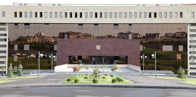 Մայիսի 26-ին՝ ժամը 19:00-ից, մարտական դիրքեր սնունդ մատակարարող ՀՀ ԶՈՒ 2 զինծառայողի հետ կապն ընդհատվել է. ՊՆ