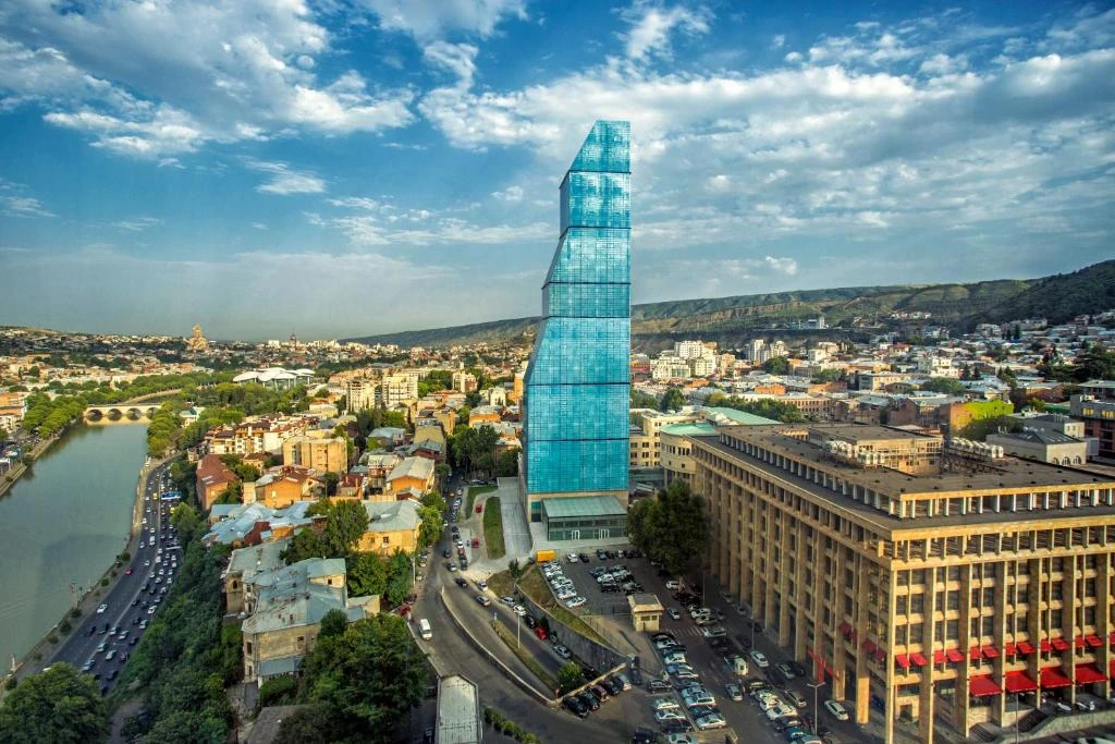 Հայ գործարարը գնել է Թբիլիսիի ամենանշանավոր շենքերից մեկը