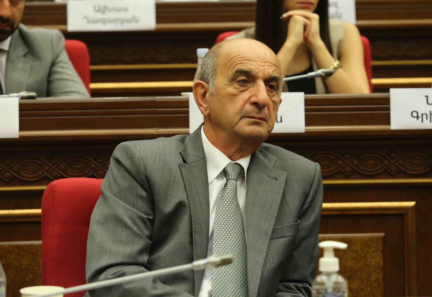 Էդ աղջիկը երեւի հավանոցում է դաստիարակվել. ՔՊ–ականը վիրավորեց ընդդիմադիր կին պատգամավորին