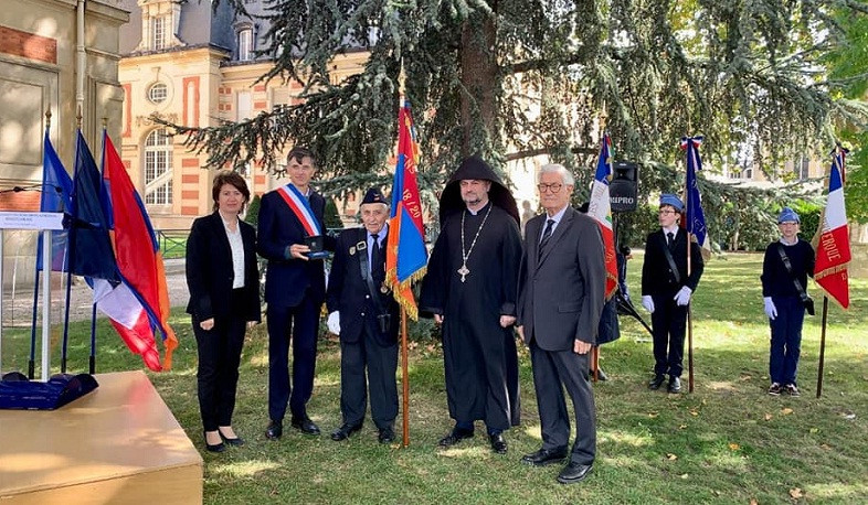 Ֆրանսիայում ՀՀ դեսպանը մասնակցել է Հայոց ցեղասպանության զոհերի հիշատակը հավերժացնող խաչքարի 10-ամյակին նվիրված  արարողությանը