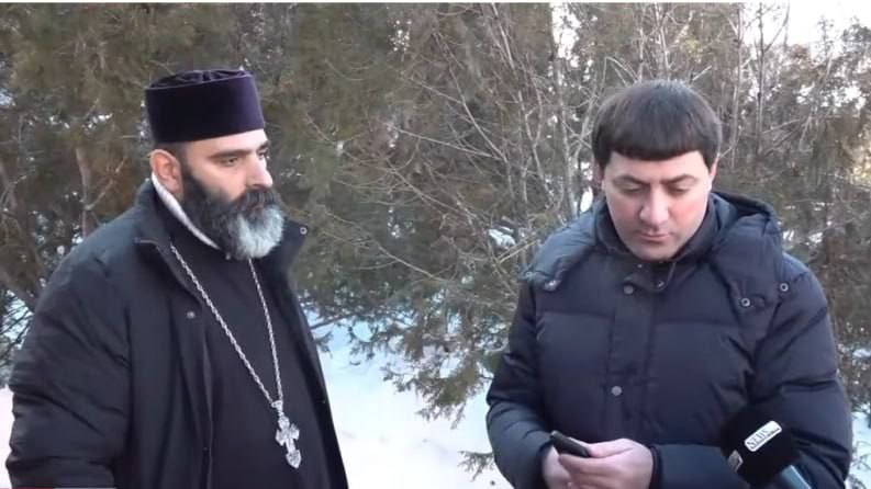 Տեր Հայկին թույլ չտվեցին պատարագ մատուցել Թալինում. նա և մի խումբ հավատացյալներ հեռացան