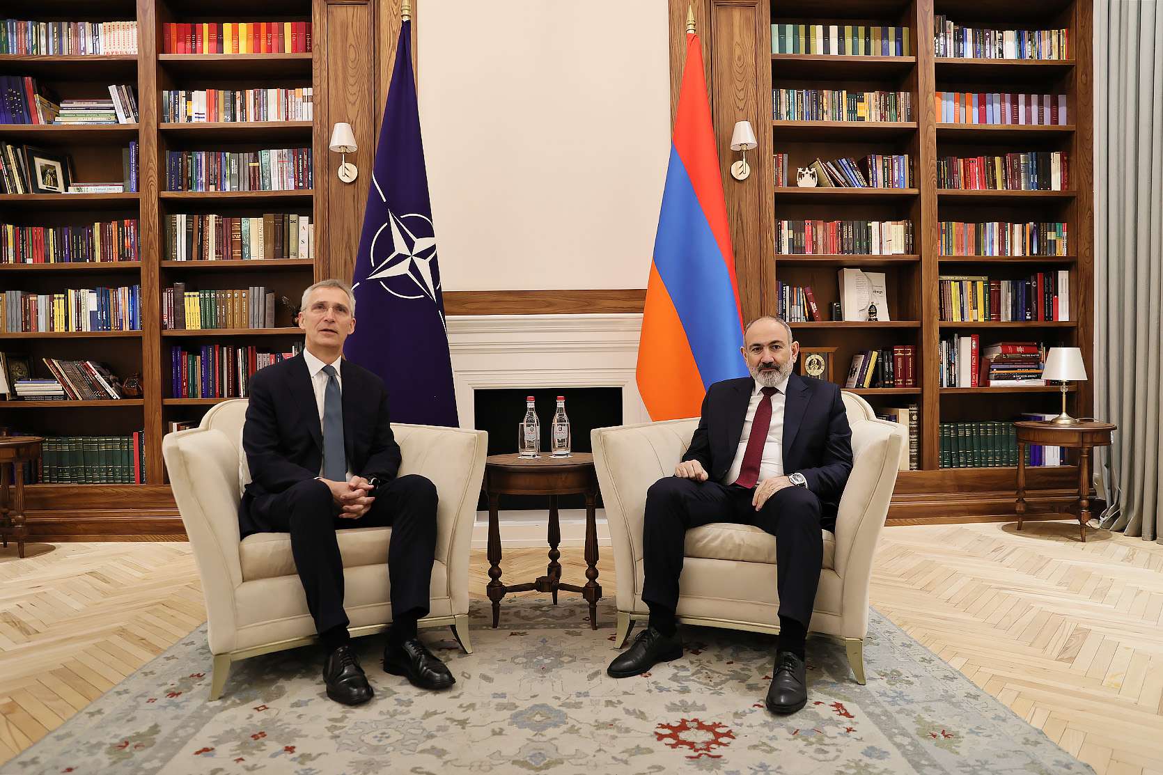 Премьер-министр Никол Пашинян принял генсека НАТО Йенса Столтенберга