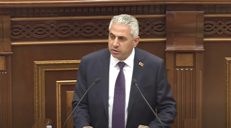 Էդգար Ղազարյանը ներողություն չի խնդրելու. խմբակցությունը քննարկել է միջադեպը