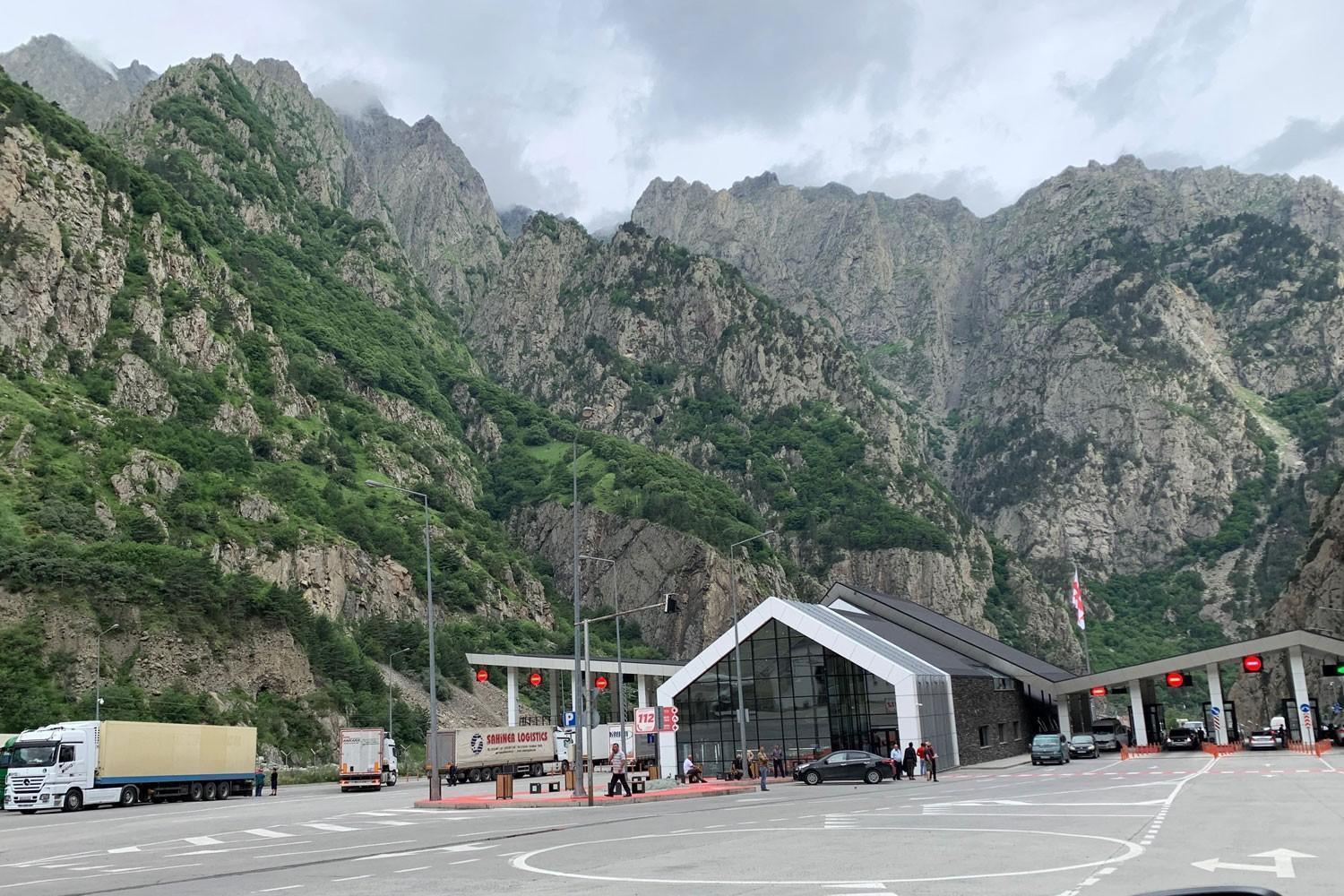 ՀՀ տարածքում ավտոճանապարհներն անցանելի են. Լարսը բաց է