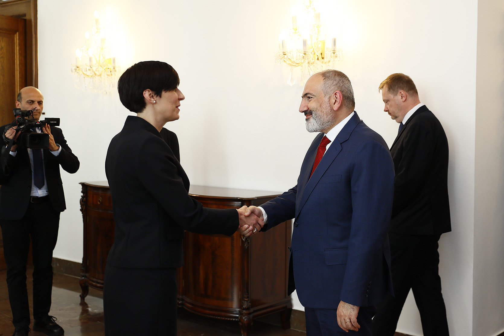 Վարչապետ Փաշինյանը հանդիպել է Չեխիայի խորհրդարանի Պատգամավորների պալատի նախագահ Մարկետա Պեկարովա Ադամովային