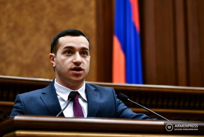 Մխիթար Հայրապետյանը կփոխարինի Վարազդատ Կարապետյանին