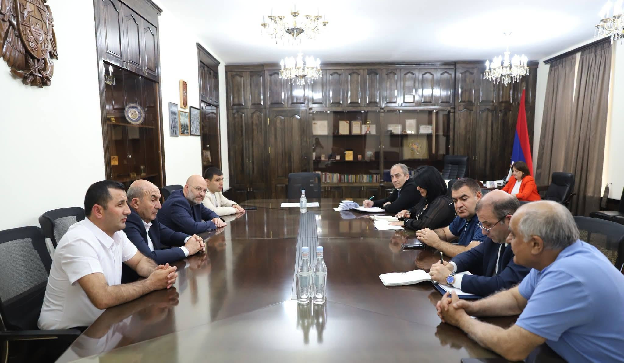 Քննարկվել է գյուղատնտեսության պետական աջակցության ծրագրերի ընթացքը․ հանդիպում Շիրակի մարզում