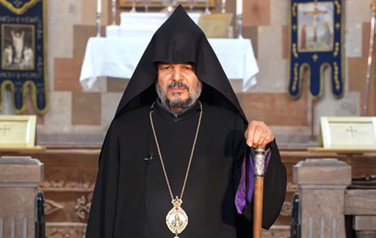 Աղոթում ենք, որ դուք կարողանաք իմաստությամբ և խոհեմությամբ թեթևացնել մեր երկրի հոգսը․ Արցախի թեմի առաջնորդ