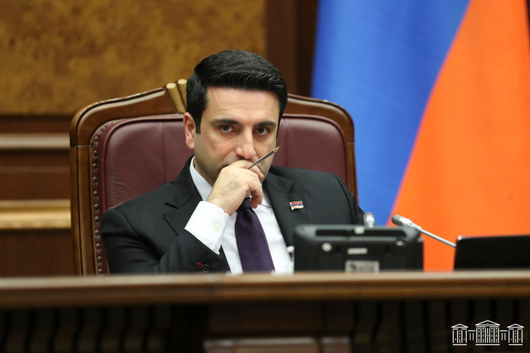 Եթե ՌԴ-ն գազի ու մյուս հարցերի մասով որոշում կայացնի՝ ՀԱՊԿ-ից էլ, ԵԱՏՄ-ից էլ դուրս կգանք. Ալեն Սիմոնյանը՝ ՌԴ-ի կողմից Հայաստանի հետ վերջնագրերով խոսելու մասին հարցին