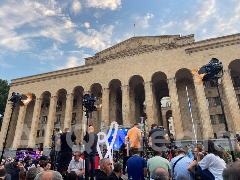 Թբիլիսիում լրագրողներն ու ընդդիմությունը կրկին փողոցում են