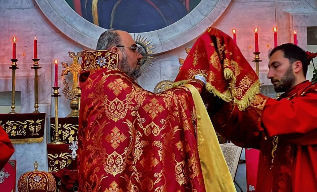 Սուրբ Զատկին հաջորդող կիրակիներից այս մեկն անվանվում է նաև Նահատակաց կամ Սրբոց կիրակի