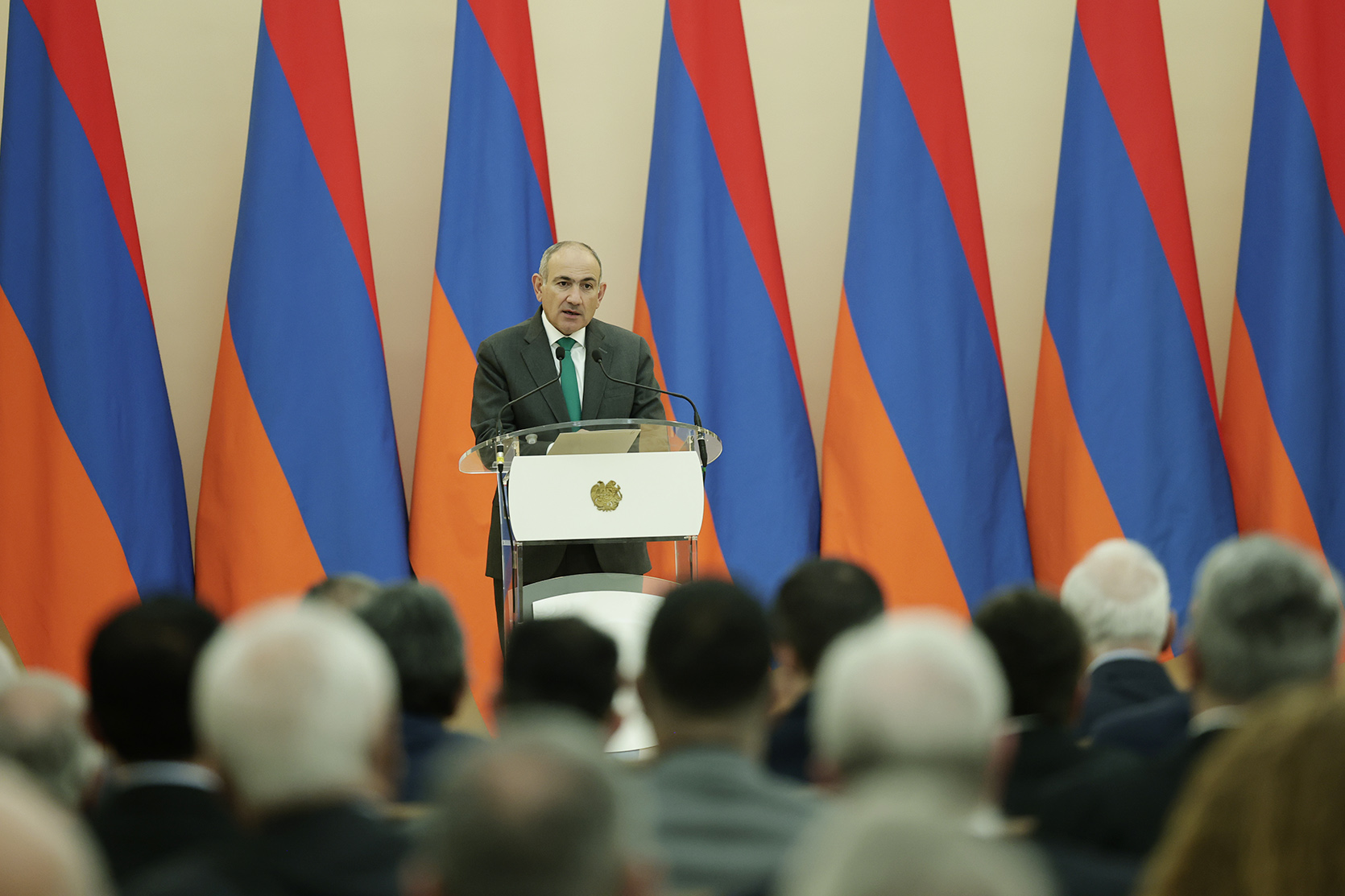 Վարչապետը բարձր տեխնոլոգիաների ոլորտում համաշխարհային ներդրման համար ՀՀ պետական մրցանակը հանձնել է Վինսենթ Ռոշին