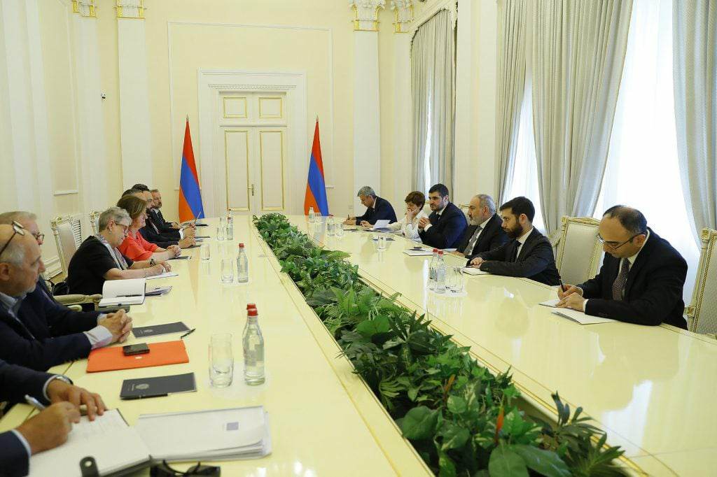 Նիկոլ Փաշինյանն ընդունել է Եվրոպական խորհրդարանի անվտանգության և պաշտպանության հարցերով ենթակոմիտեի նախագահ Նատալի Լուազոյի գլխավորած պատվիրակությանը