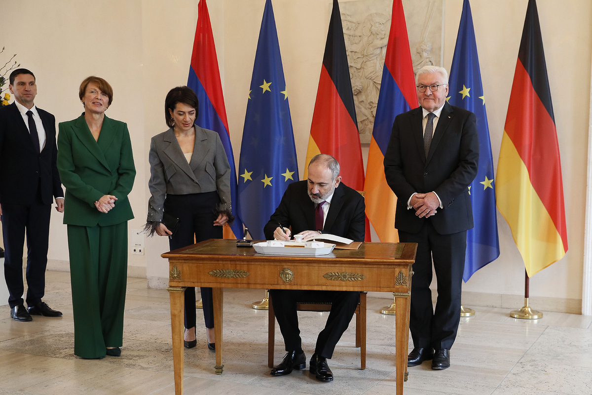 Հայաստանի վարչապետն ու Գերմանիայի նախագահն անդրադարձել են Ադրբեջանի կողմից Լաչինի միջանցքի ապօրինի շրջափակման հետևանքով ԼՂ-ում ստեղծված ճգնաժամին