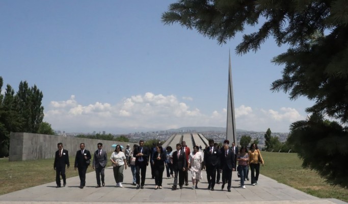 Հնդկաստանի ազգային պաշտպանական քոլեջի պատվիրակությունը այցելել է Հայոց ցեղասպանության հուշահամալիր
