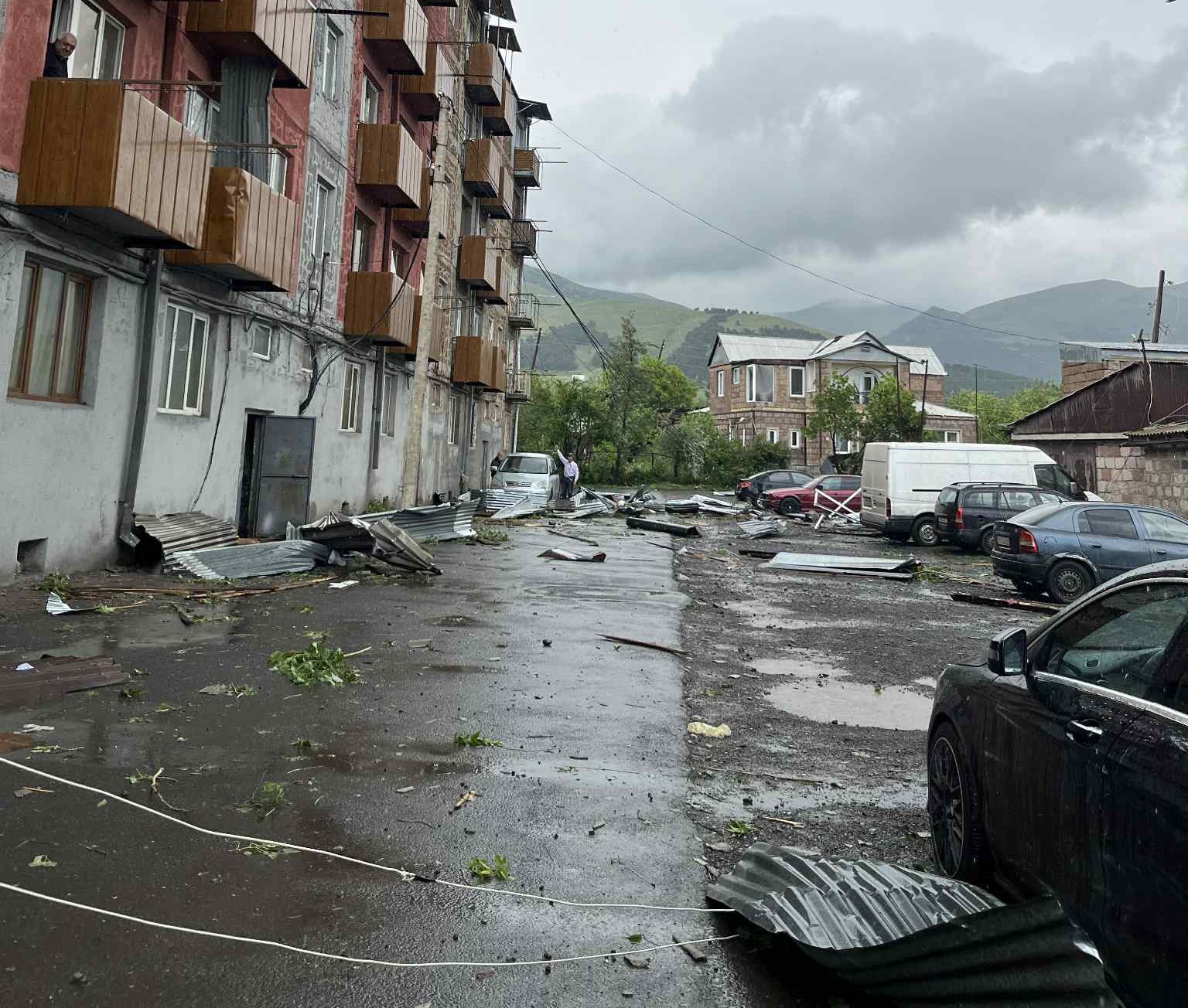 Ապարանում տորնադոյի հետևանքով տարեց կին է վնասվածք ստացել
