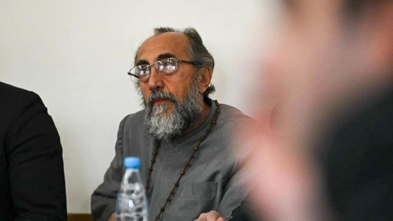 Միքայել Սրբազանի խափանման միջոցը փոխվեց տնային կալանքի
