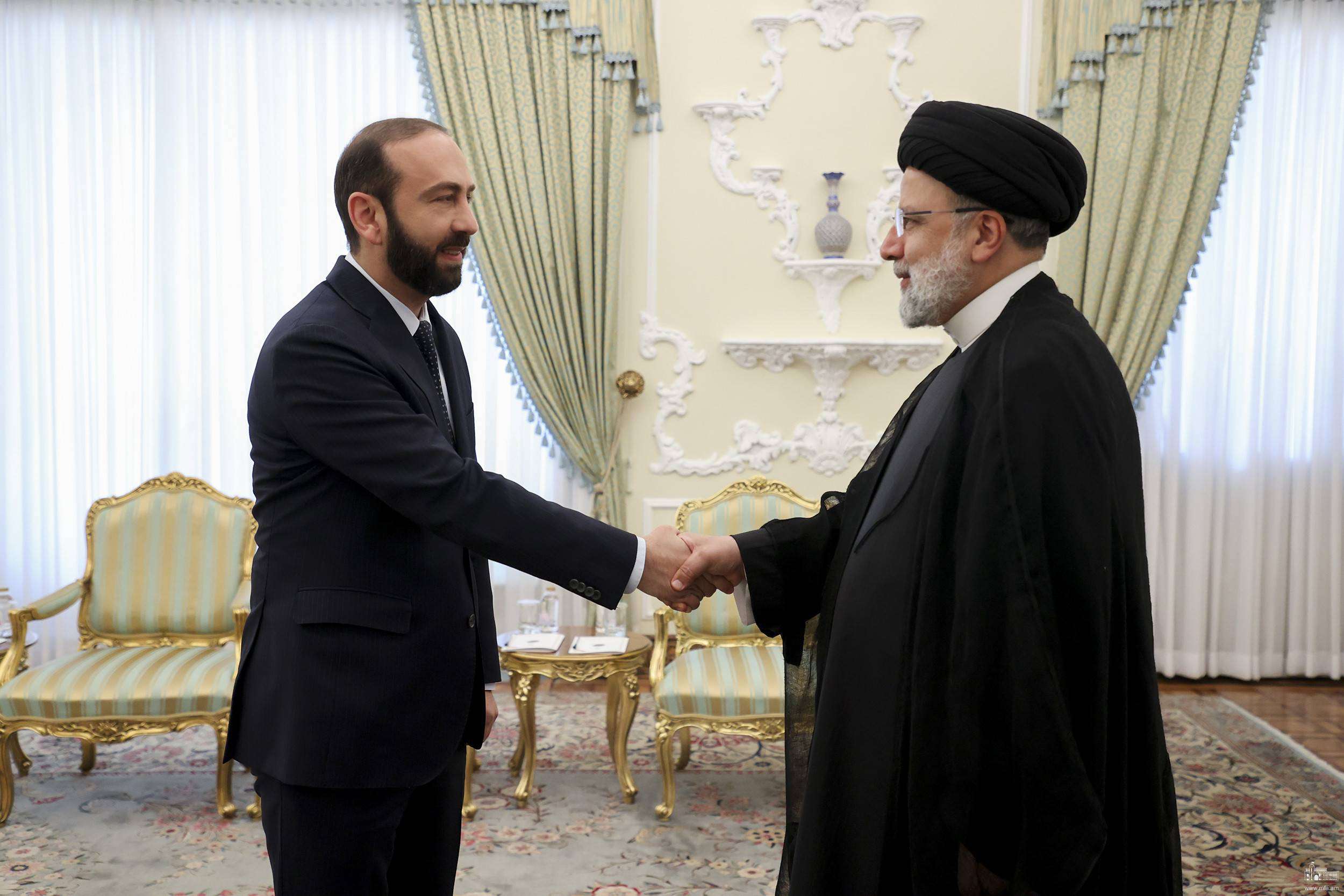 Միրզոյանը Ռայիսիին է ներկայացրել Հայաստան-Ադրբեջան հարաբերությունների կարգավորման գործընթացի վերջին զարգացումները