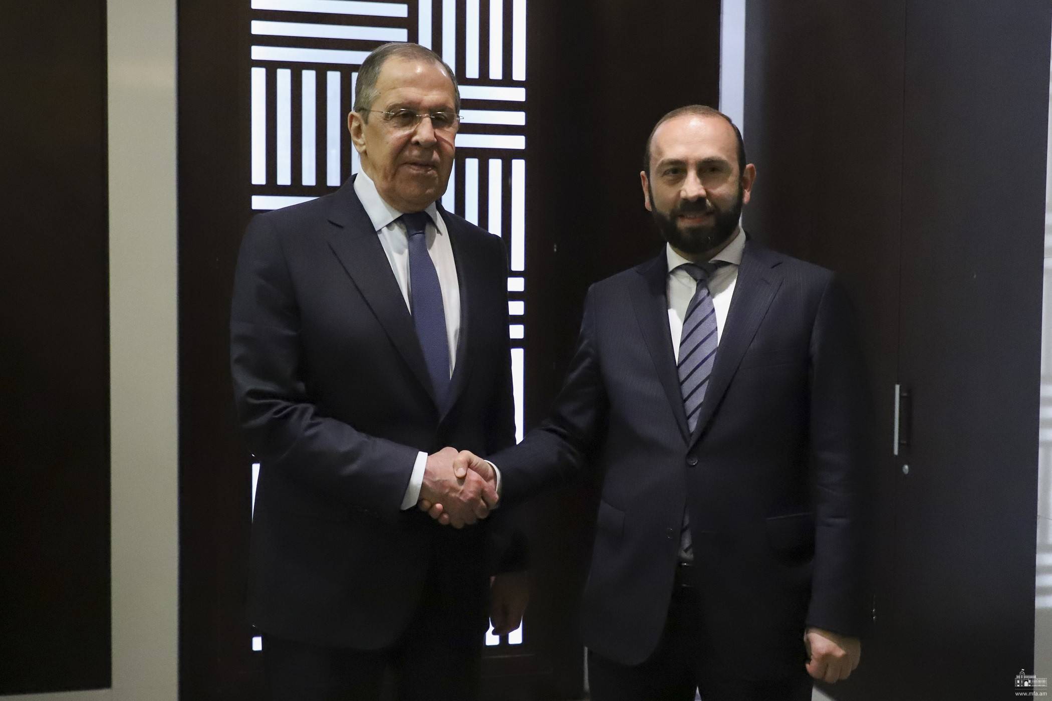 Միրզոյանը և Լավրովը ընդգծել են տարածաշրջանում տնտեսական կապերի և տրանսպորտային կոմունիկացիաների ապաշրջափակման անհրաժեշտությունը